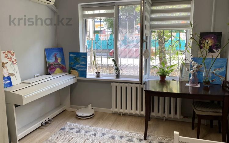 2-бөлмелі пәтер · 43.5 м² · 1/5 қабат, Клочкова — Кабанбай батыра, бағасы: 38 млн ₸ в Алматы, Алмалинский р-н — фото 2
