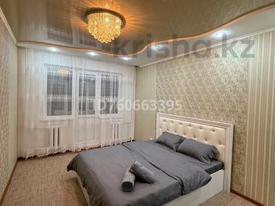 2-бөлмелі пәтер · 60 м² · 4 қабат · сағатына, Чурина 160, бағасы: 3 000 〒 в Уральске, мкр Школьник