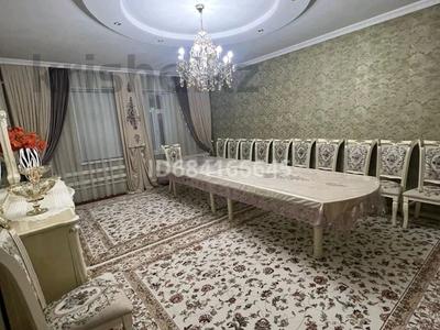 Отдельный дом • 5 комнат • 250 м² • 10 сот., Сырым батыр 1 — Жібек жолы көшесі за 30 млн 〒 в Туркестане