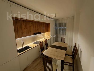 3-бөлмелі пәтер · 89 м² · 12/12 қабат, 11-й мкр 21/2 — 11-көше, Мұз сарай қасында, бағасы: 140 000 ₸ в Туркестане