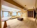 4-комнатная квартира · 304 м² · 10/10 этаж, Кабанбай Батыра 15 за 370 млн ₸ в Алматы, Медеуский р-н — фото 3