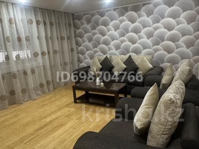 Жеке үй · 11 бөлме · 460 м² · 8 сот., мкр Калкаман-2, Тыныбаева, бағасы: 2.5 млн 〒 в Алматы, Наурызбайский р-н