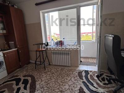 1-комнатная квартира · 50 м² · 5/9 этаж, Авангард 2мкр за 200 000 〒 в Атырау, мкр Авангард-2