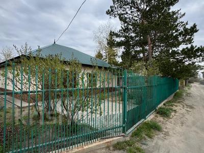 Жеке үй · 2 бөлме · 68.4 м² · 6 жүзд., Восточный правый 5775, бағасы: 14.7 млн ₸ в Семее