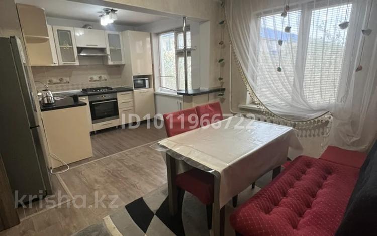 2-комнатная квартира · 60 м² · 4/5 этаж, Авангард 3 41 за 210 000 ₸ в Атырау, мкр Авангард-2 — фото 2