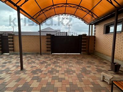 Отдельный дом · 3 комнаты · 196.6 м² · 10 сот., Бейбарыса Султана 165 за 35 млн ₸ в Актобе, жилой массив Акжар-2