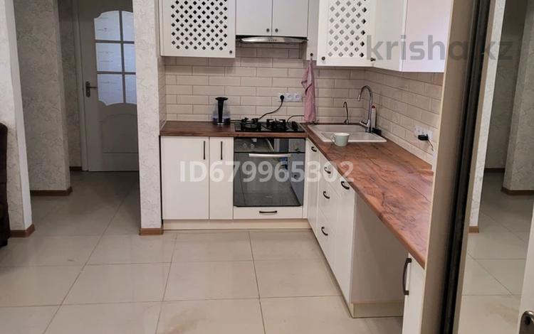 5-бөлмелі үй тәулігіне, 170 м², 3 сот., Карева 139, бағасы: 50 000 〒 в Уральске — фото 2