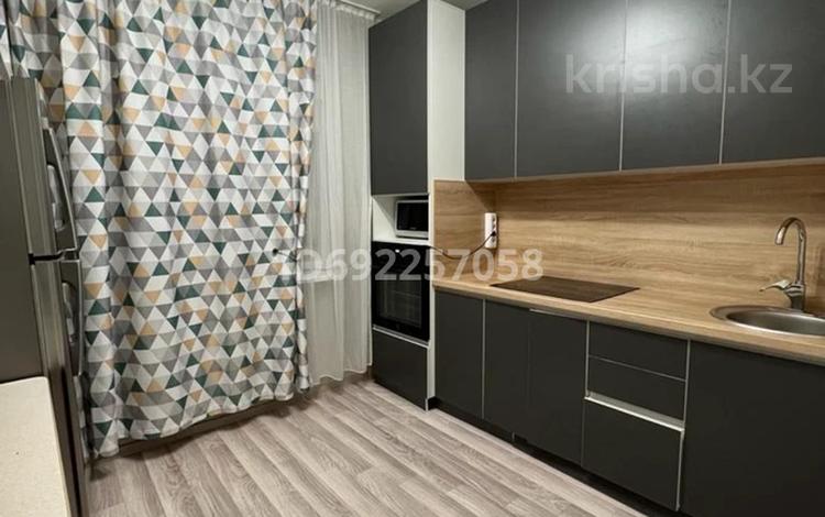 1-комнатная квартира, 36 м², 9/10 этаж помесячно, Исы Байзакова 137 — Байзакова Толстого