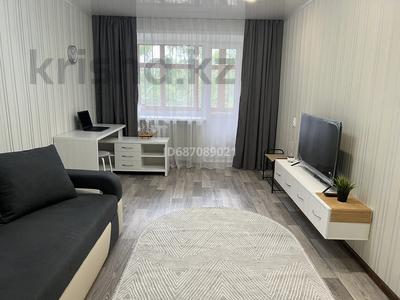 2-комнатная квартира, 50 м², 4/5 этаж помесячно, Славского 28 — Ауэзова за 280 000 〒 в Усть-Каменогорске, Ульбинский