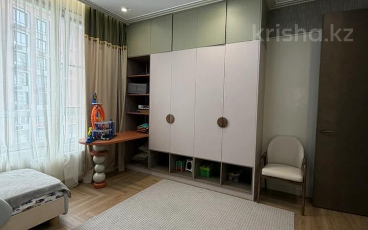 5-комнатная квартира · 130 м² · 5/9 этаж, Е-899 1/1 за 142 млн ₸ в Астане, Есильский р-н — фото 2