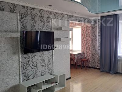 2-комнатная квартира, 43 м², 3/4 этаж посуточно, Молдагуловой 1 за 8 000 〒 в Балхаше