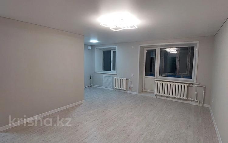 3-комнатная квартира, 62 м², С.Сейфуллина 1 за 27.5 млн 〒 в Караганде, Казыбек би р-н — фото 2