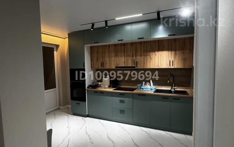 2-комнатная квартира · 64.2 м² · 11/12 этаж, Райымбека 210 за 400 000 ₸ в Алматы, Алмалинский р-н — фото 2