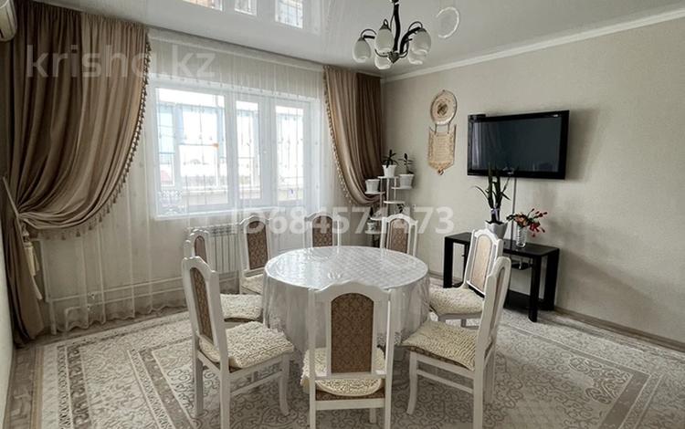 4-комнатная квартира, 111 м², 5/5 этаж, Абая 67 за 25 млн 〒 в Сатпаев — фото 2