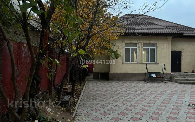 Отдельный дом • 4 комнаты • 120 м² • помесячно, мкр Калкаман-2 102 А — Смайылова байзак батыра за 570 000 〒 в Алматы, Наурызбайский р-н — фото 2