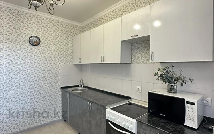 1-комнатная квартира, 40 м², 6/10 этаж, бухар жырау 40