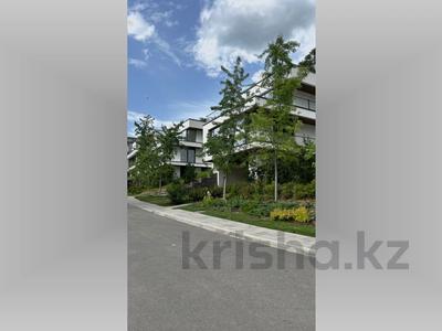 4-комнатная квартира · 300 м², Медеуский р-н за 320 млн 〒 в Алматы