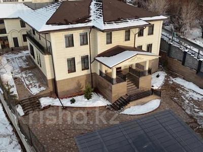 Жеке үй · 7 бөлме · 750 м² · 13.5 сот., мкр Юбилейный, бағасы: 600 млн 〒 в Алматы, Медеуский р-н