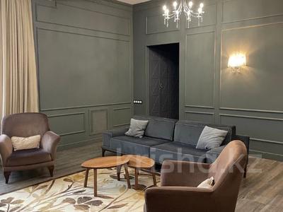 4-комнатная квартира · 140 м², Туркестан 28/2 за 700 000 〒 в Астане, Есильский р-н