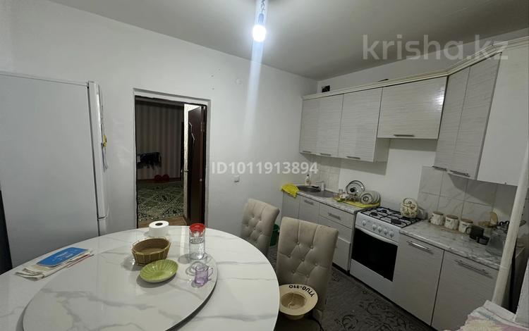 2-бөлмелі пәтер · 64 м² · 1/5 қабат, Мкр сырдария 20, бағасы: 150 000 ₸ в  — фото 2