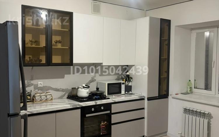 3-бөлмелі пәтер · 94.8 м² · 5/9 қабат, Алтын орда ш/а. 14 — Мәңгілік ел /Алтын орда, бағасы: 36 млн ₸ в Актобе, мкр. Алтын орда — фото 2