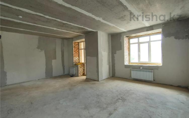 3-бөлмелі пәтер · 67.2 м² · 2/12 қабат, Юго-Восток ш/а., Мкр Юго-Восток ул. Карбышева — Рынок Арай, бағасы: 26.3 млн ₸ в Караганде, Казыбек би р-н — фото 2