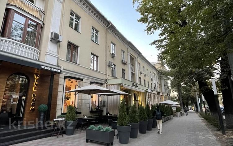 4-комнатная квартира · 86 м² · 2/3 этаж, Абылай Хана 123 — Кабанбай Батыра за 120 млн ₸ в Алматы, Алмалинский р-н — фото 2