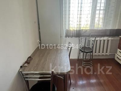 3-комнатная квартира · 64 м², Майкудук, Мкр Голубые пруды 13 за 45 000 ₸ в Караганде, Алихана Бокейханова р-н