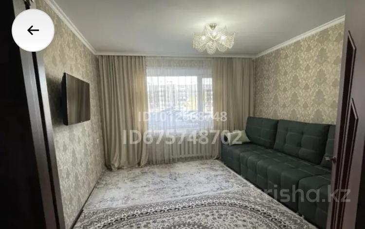 3-бөлмелі пәтер · 65 м², Камзина 28 — Находиться за магазином Уркия, бағасы: 15.3 млн ₸ в Аксу — фото 2