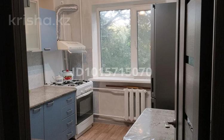 3-комнатная квартира · 62.9 м² · 4/5 этаж, мкр Акбулак 16 за 17 млн ₸ в Таразе — фото 2