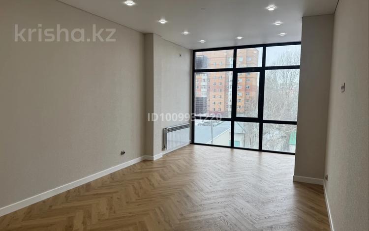 2-бөлмелі пәтер · 74 м² · 4/10 қабат, Молдагулова 5/4, бағасы: 41.8 млн ₸ в Уральске — фото 17