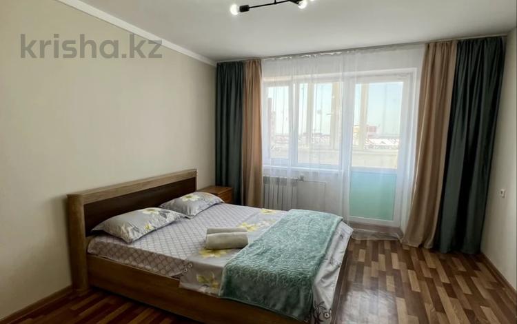 2-комнатная квартира · 75 м² · 8/9 этаж, мкр. Зачаганск пгт, Монкеулы 83/3 — Жекпе-Жек, Алтындар, Көктем торг.дом, СХИ, 10 школа, Арбат за 15 000 ₸ в Уральске — фото 2