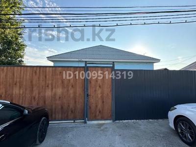 Отдельный дом · 4 комнаты · 150 м² · 8 сот., мкр Центральный, Максим Горький 11 — 18 школа за 300 000 〒 в Атырау