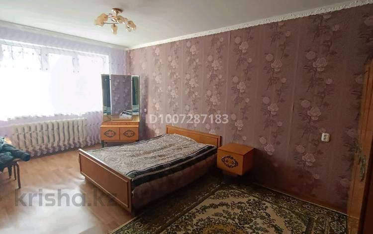 3-бөлмелі пәтер · 50 м² · 1/5 қабат, Гагарина 36/1 — Возле 32 школы, бағасы: 130 000 ₸ в Уральске — фото 2