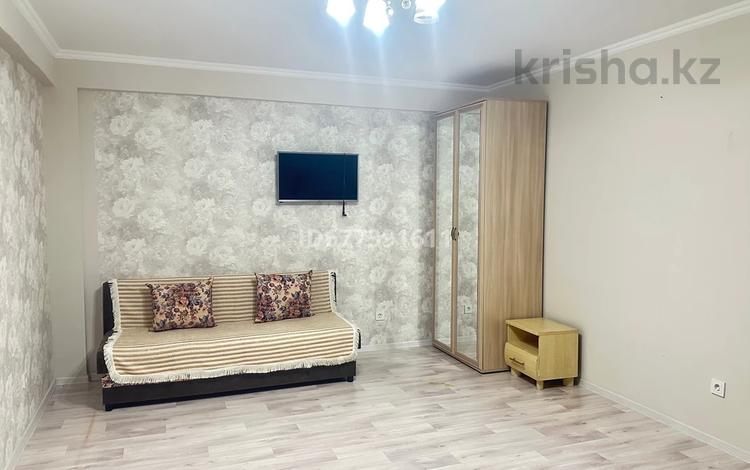 1-комнатная квартира · 40.7 м² · 8/24 этаж, Бауыржан момышулы за 180 000 ₸ в Караганде, Казыбек би р-н — фото 9