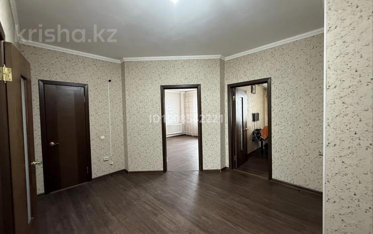 3-бөлмелі пәтер · 110 м² · 5/5 қабат, мкр 5, Шамши Калдаякова 5 Г — 25 и 30 школы, бағасы: 33 млн ₸ в Актобе — фото 2