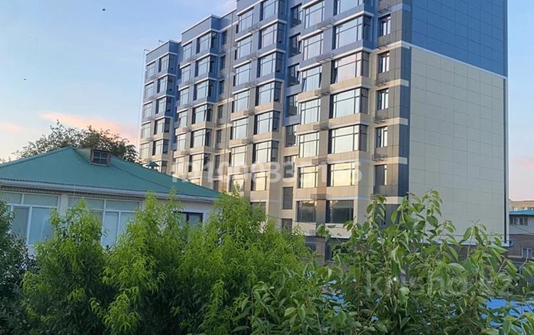 Отдельный дом · 6 комнат · 200 м² · 8.5 сот., Смагулова 42акв2 за 155 млн ₸ в Атырау — фото 2