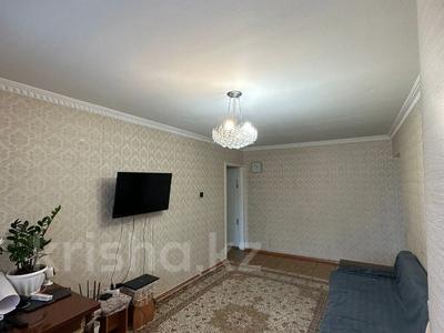 3-комнатная квартира, 59 м², 2/4 этаж, мкр Аксай-4 12 за 31 млн 〒 в Алматы, Ауэзовский р-н