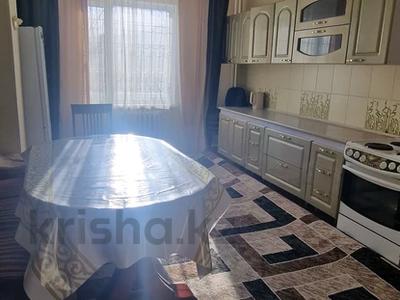 3-комнатная квартира · 100 м² · 1/9 этаж, мкр Юго-Восток, Шахтёров 31б за 30 000 ₸ в Караганде, Казыбек би р-н