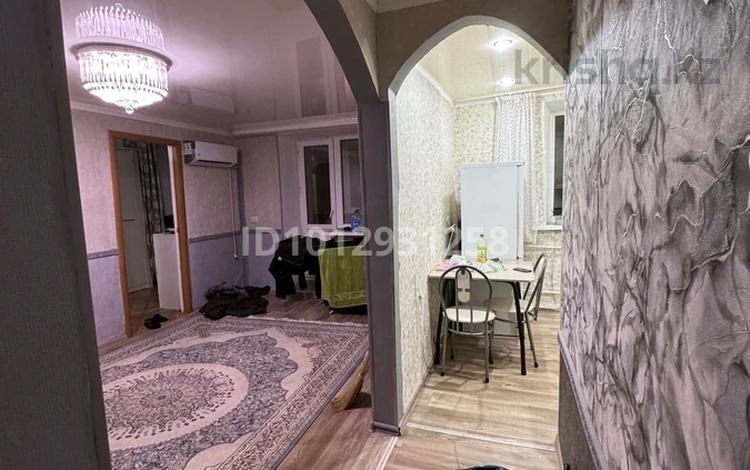 3-комнатная квартира · 58 м² · 4/4 этаж, Назарбаева 196/2 196 — Остановка Саяхат за 100 000 ₸ в Уральске — фото 2