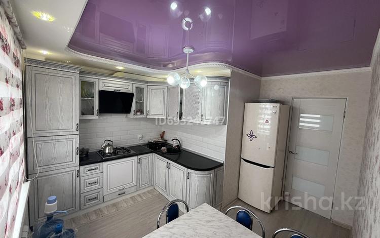 3-комнатная квартира · 81.2 м² · 5/5 этаж, мкр Нурсая, Ел орда 82 — Нурсая 82 за 27 млн ₸ в Атырау — фото 3