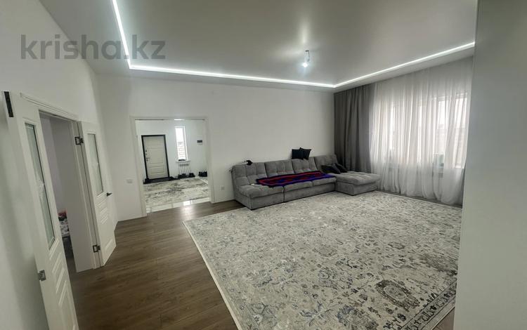 Отдельный дом • 4 комнаты • 250 м² • 10 сот., Жастар-2 за 65 млн 〒 в Талдыкоргане, мкр Жастар — фото 2