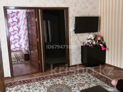 3-бөлмелі пәтер, 70 м², 1/1 қабат, Кабылиса жырау 15-4, бағасы: 11 млн 〒 в Актобе