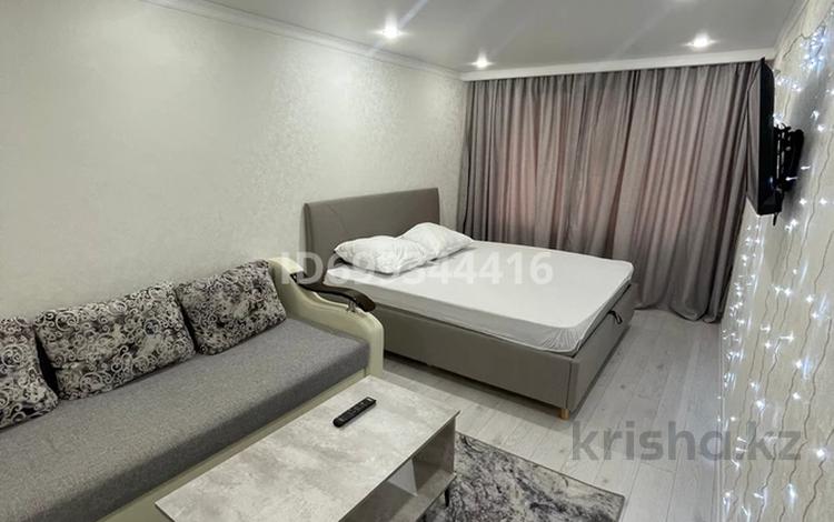 1-комнатная квартира · 40 м², Курмангазы 5 за 13 000 ₸ в Атырау, мкр Авангард-3 — фото 2
