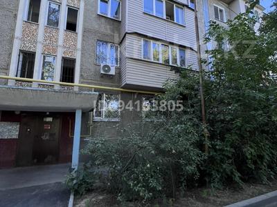 3-комнатная квартира, 60 м², 2/4 этаж помесячно, мкр №8 33 за 280 000 〒 в Алматы, Ауэзовский р-н