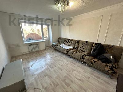 2-комнатная квартира · 52 м² · 5/5 этаж, Майкудук, 12й микрорайон за 8.8 млн 〒 в Караганде, Алихана Бокейханова р-н