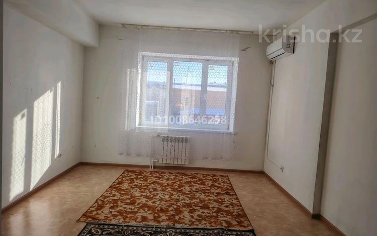 1-комнатная квартира · 44 м² · 2/9 этаж, мкр. Зачаганск пгт, Мкр. Зачаганск пгт М. Мункеулы 108/6 — Остановка Молодёжная за 15.5 млн 〒 в Уральске — фото 2