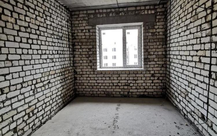 2-комнатная квартира · 48.6 м² · 8/10 этаж, Самал 82/6 за 21 млн 〒 в Уральске — фото 2