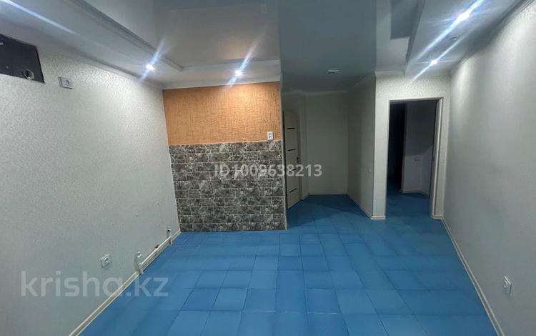 Свободное назначение · 30 м² за 100 000 ₸ в Актобе, мкр 11 — фото 2