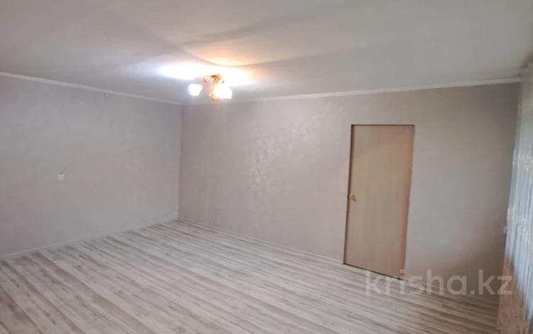 2-комнатная квартира · 44 м² · 1/4 этаж, ул. Камзина 98 за 11 млн ₸ в Павлодаре — фото 2